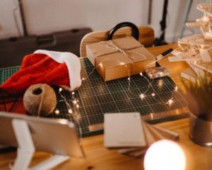 Planning An Office Christmas Party Office Christmas Decorations